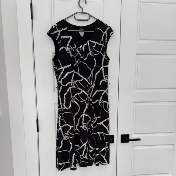 Black and White Rope Pattern Dress Sz 14 - Picture 2 of 8
